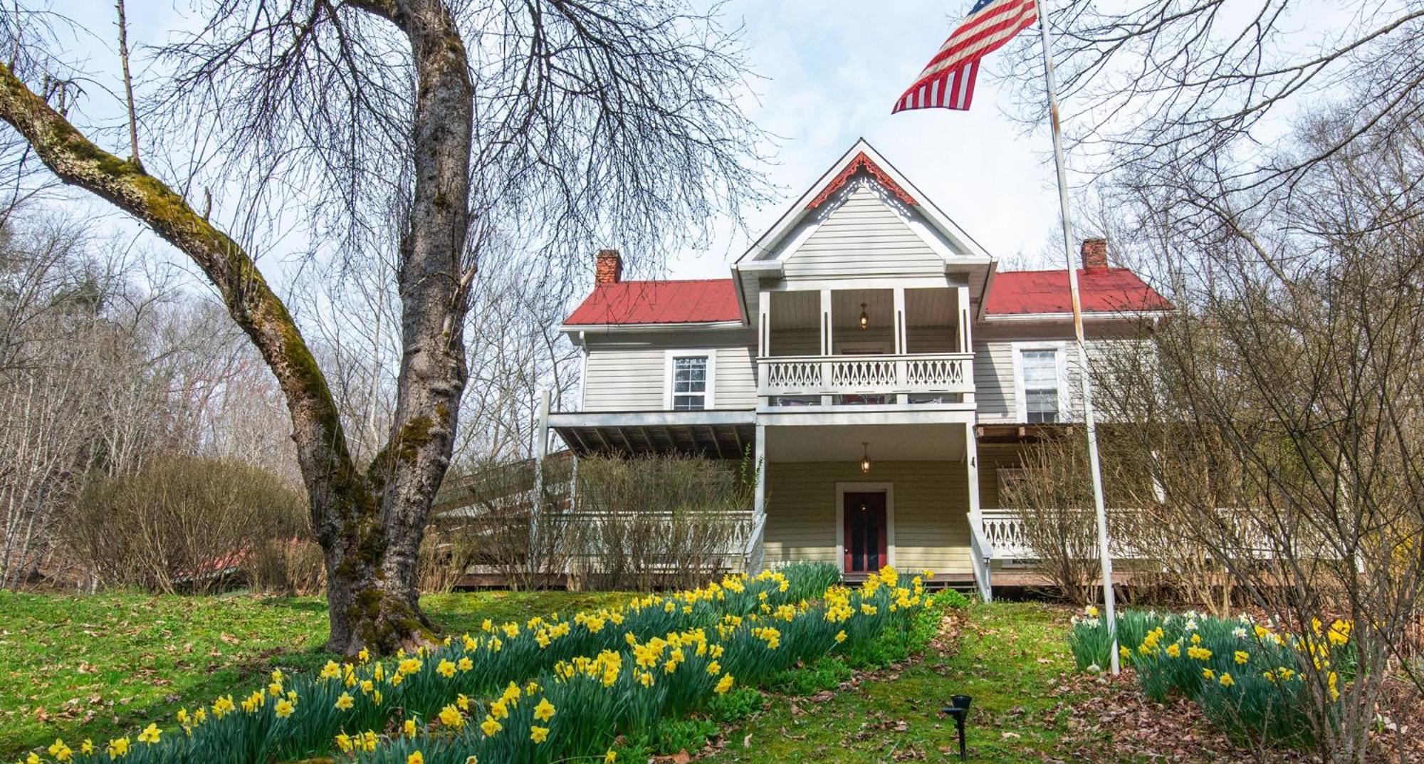 Moore House Inn & Cabins Marlinton Esterno foto