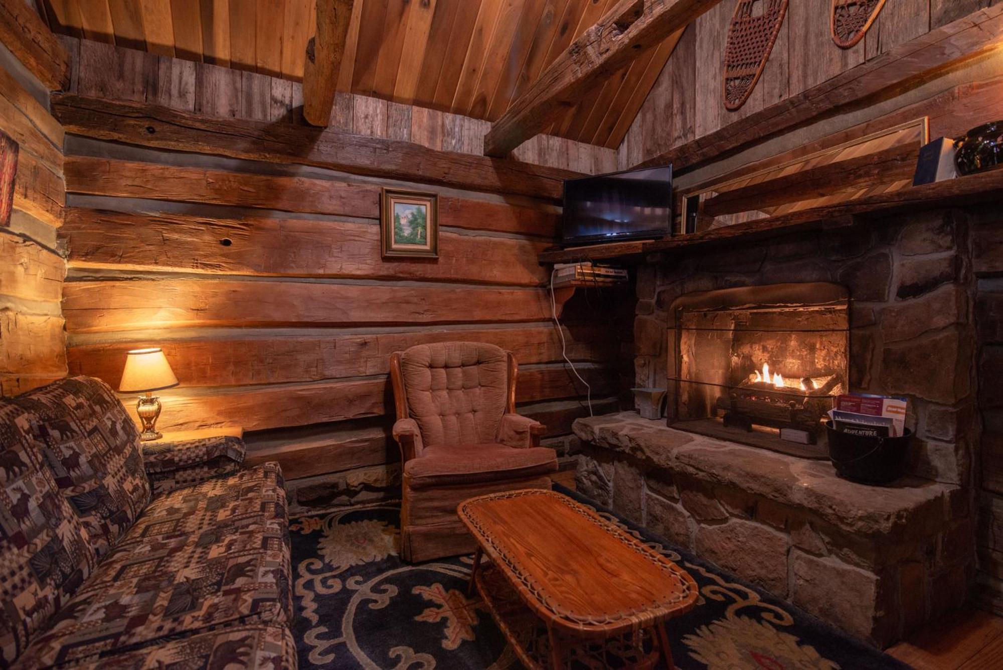 Moore House Inn & Cabins Marlinton Esterno foto