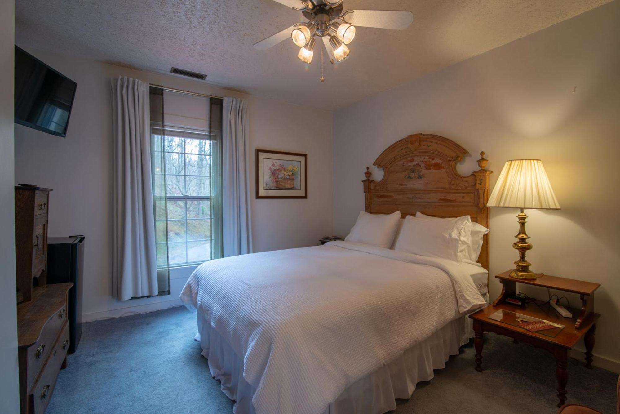 Moore House Inn & Cabins Marlinton Esterno foto